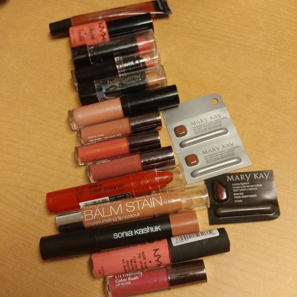 Huge lip bundle - Picture 1 of 8